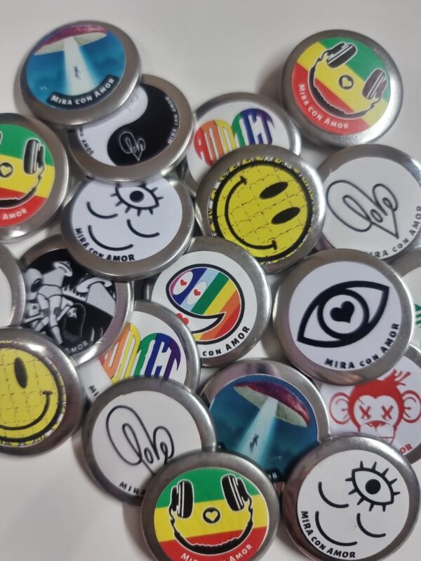 Pin Mirada Amorosa - Image 2