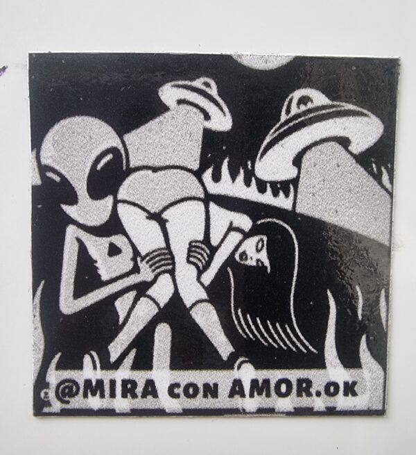 Imán Mira con Amor Intergalactico - Image 2