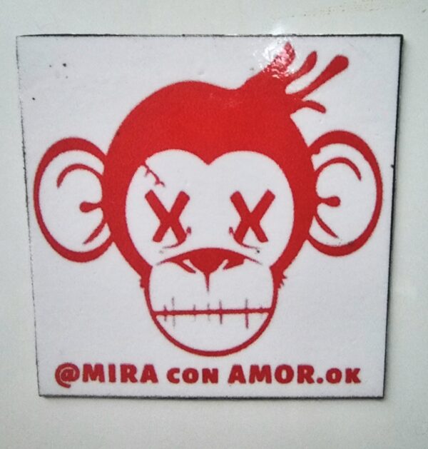 Imán Mira con Amor Mono - Image 2