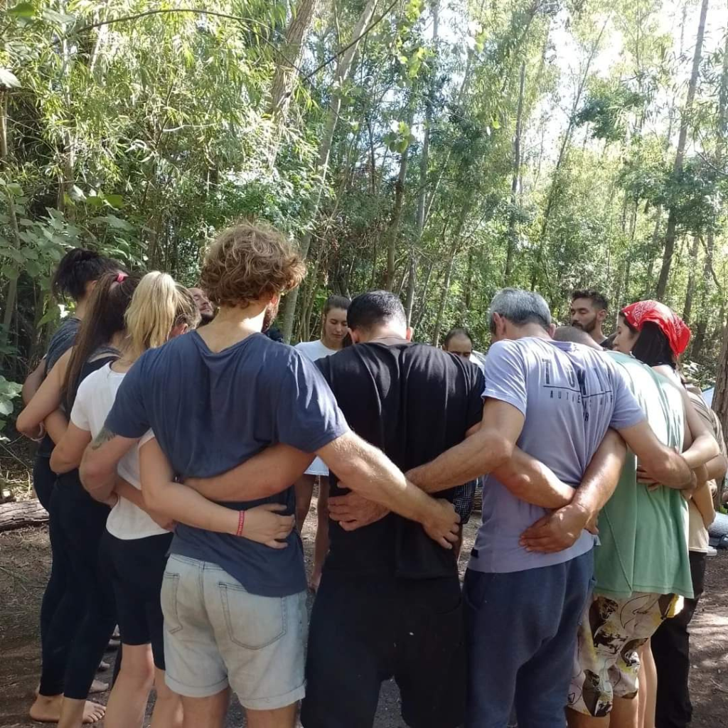 Mira con Amor Abrazo