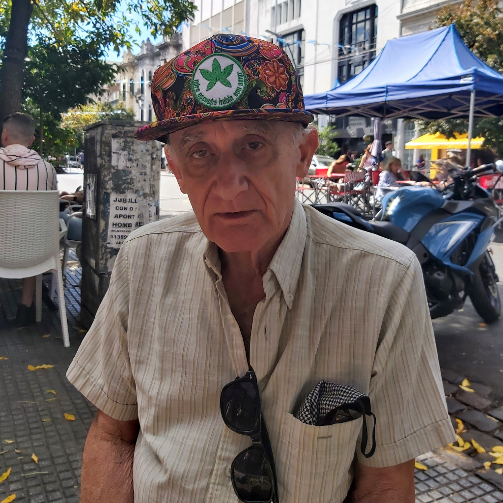 Mira con Amor abuelo