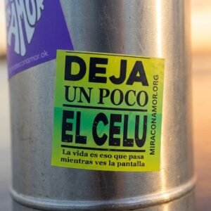 Sticker Vinílico Deja el Celu